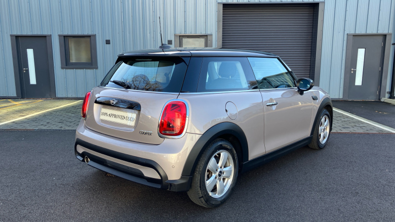 MINI Hatchback 1.5 Cooper Classic 3dr Petrol Hatchback